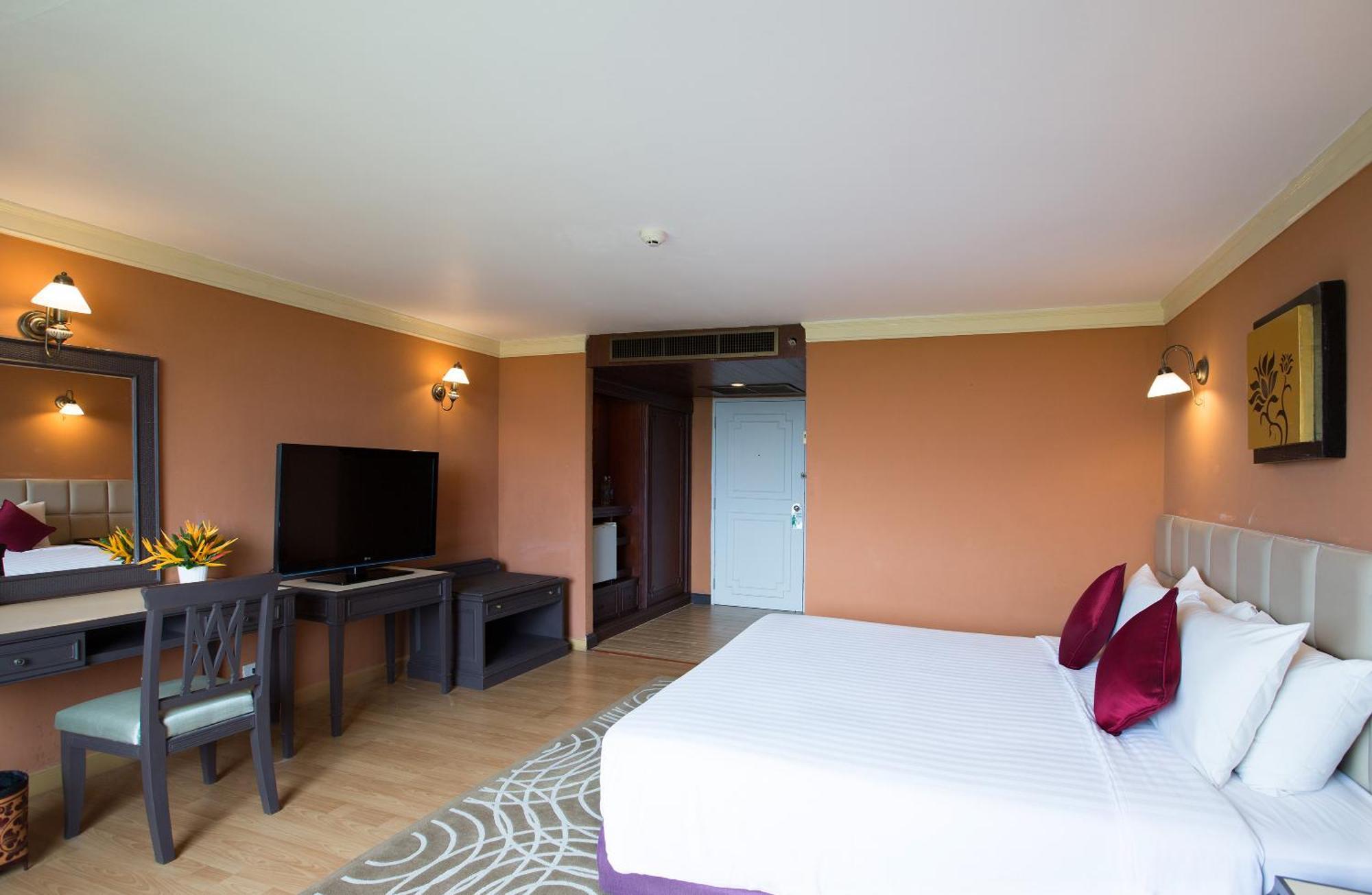 The Imperial Hotel & Convention Centre Phitsanulok Exterior foto